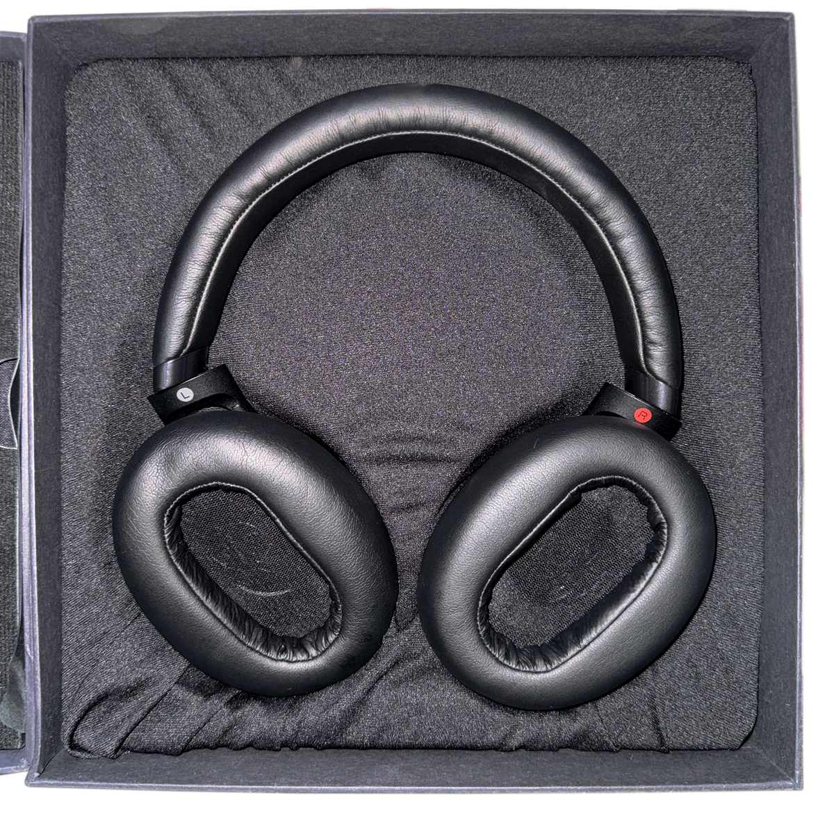 Sony MDR-1AM2 Wired Headphones – Black – Hi-Res Audio – Amazing