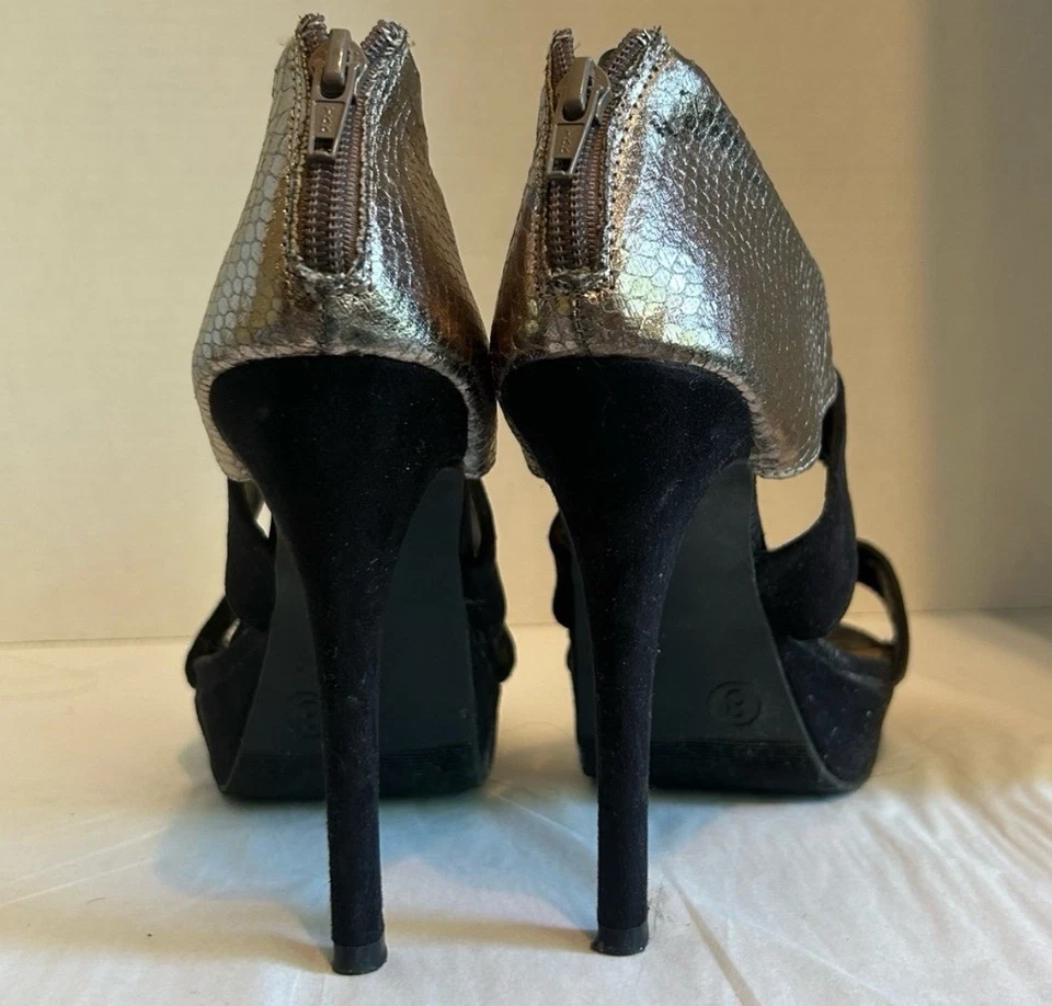 Women's High Heel Platflorm Stiletto Heels In Silver And Black - Size 8 - Image 3 of 3