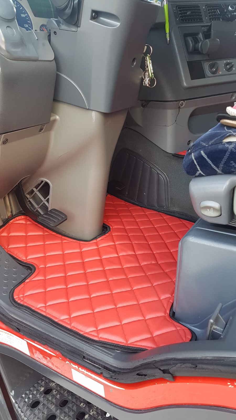 Tappetini TRUCK LHD progettati per adattarsi all'ecopelle IVECO S-WAY