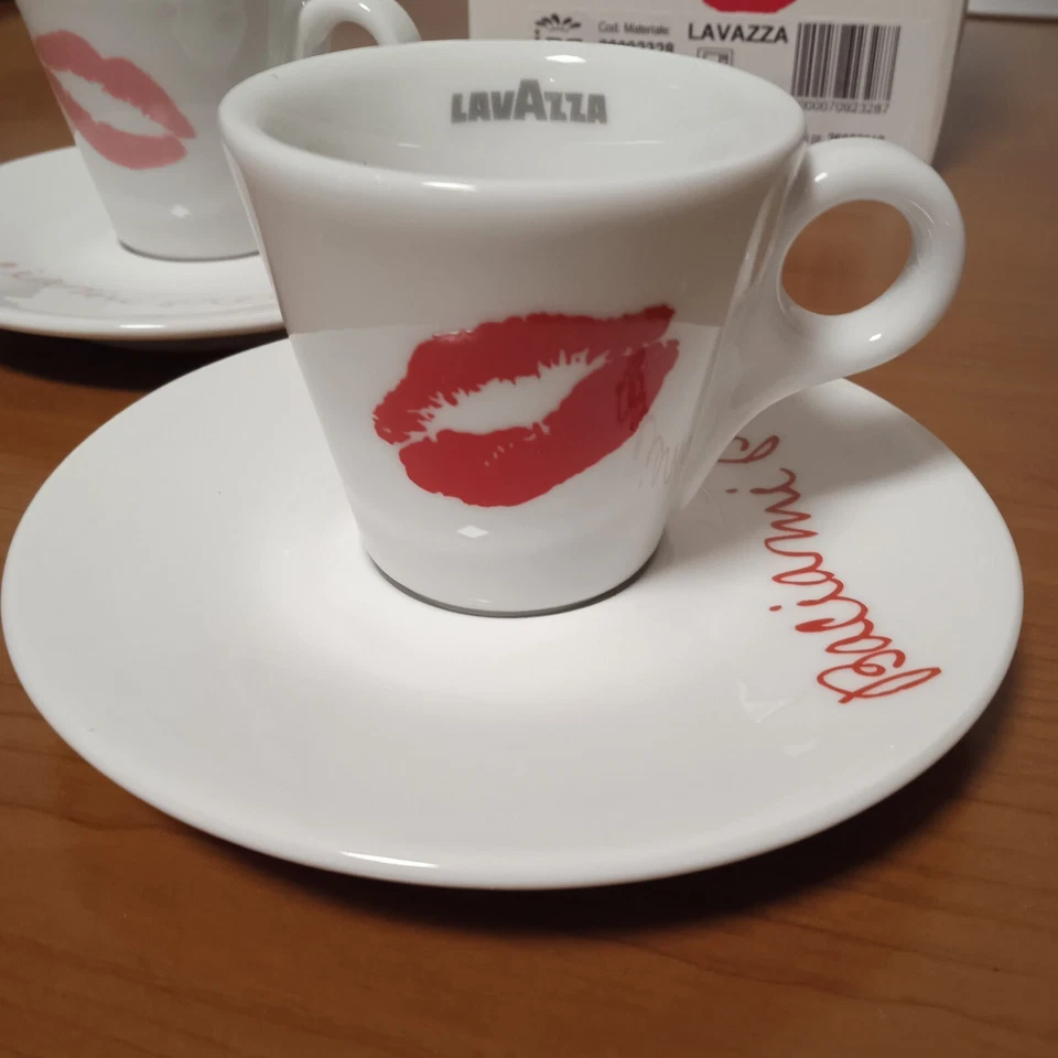 Juego de 2 tazas y platillos espresso Lavazza, edición limitada Kiss Me, Baby! Foto 3 de 4