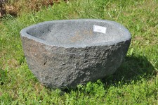 NATURSTEIN Trog aus Granit-Findling Steintrog Pflanztrog Steinbrunnen für Garten