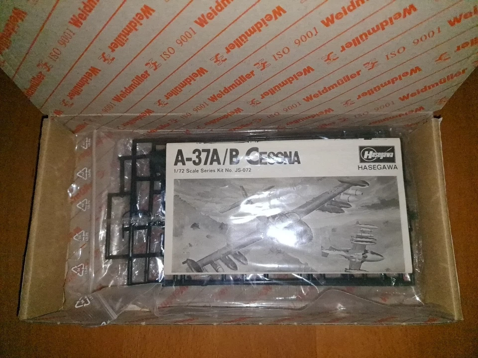 Maquettes avions 1/72 HASEGAWA N°JS.072 A-37A/B CESSNA. - Photo 1/1