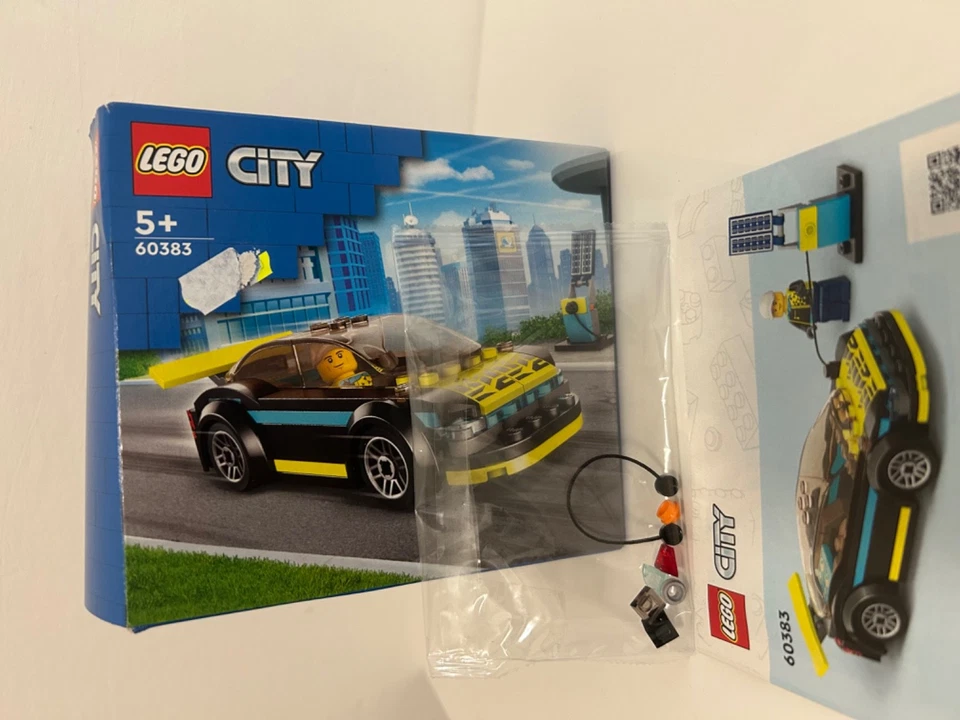 LEGO City 60383 Electric Sports Car, foto 1 di 2