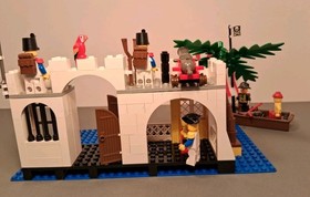 Lego Pirates Imperial Soldiers 6267 Lagoon Lock-Up Set: 100% Comp w/Inst/Box/Cat