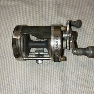 Fishing Reel Shakespeare SKP2000S Baitcasting