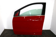 Mercedes W246 B-Klasse Tür Vorne Links Fahrertür 589 Jupiterrot Mercedes W246 B-Klasse Tür Vorne Links Fahrertür 589 Jupiterrot