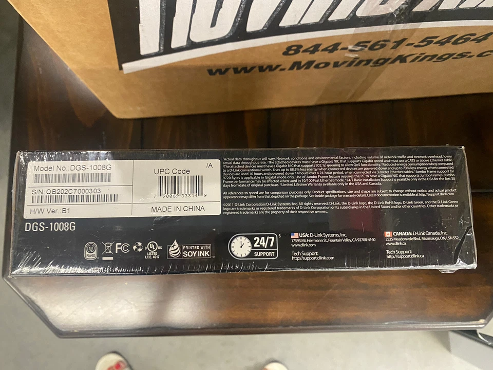 D-Link  DGS (DGS-1008G) 8-Ports External Ethernet Switch - Image 2 of 4