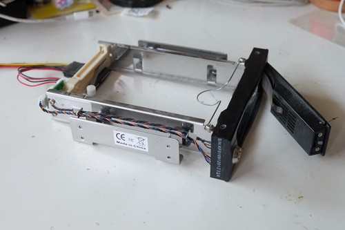 SATA HDD adapter/bay/rack 3.5" to 5.25 trayless hotswap - Afbeelding 2 van 4