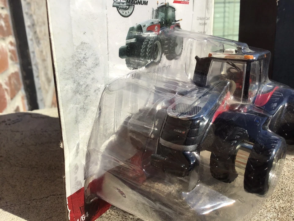 1/64 Case IH 25th Anniversary Magnum 340 CVT Chrome Edition Farm Tractor. - Image 3 of 4