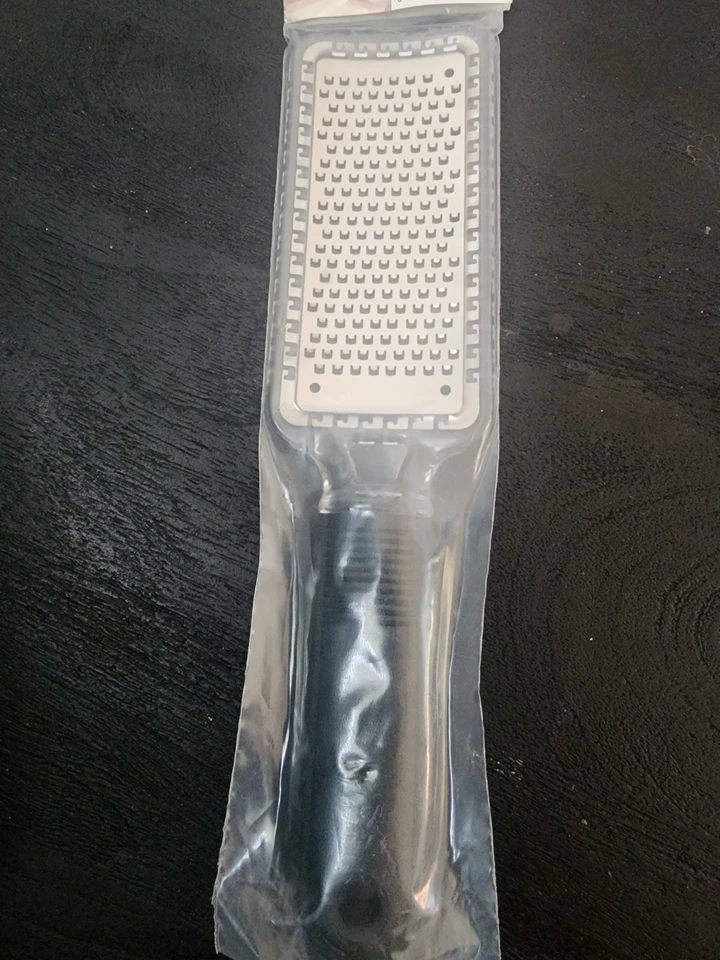 New Microplane Coarse Grater Grating Cheese Chocolate Garlic Steel Made in USA  - Image 4 of 4
