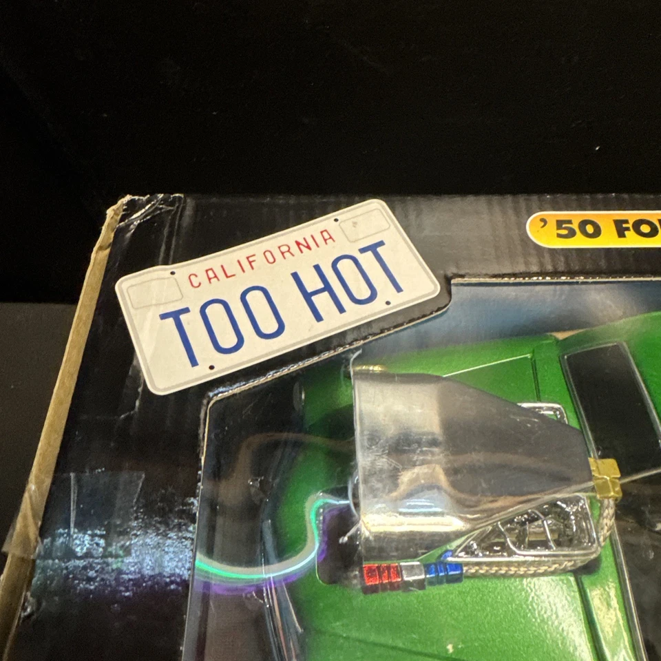 FUNLINE MUSCLE MACHINES 1950 FORD WOODY GREEN 1/18 SCALE NIB - Image 4 of 4