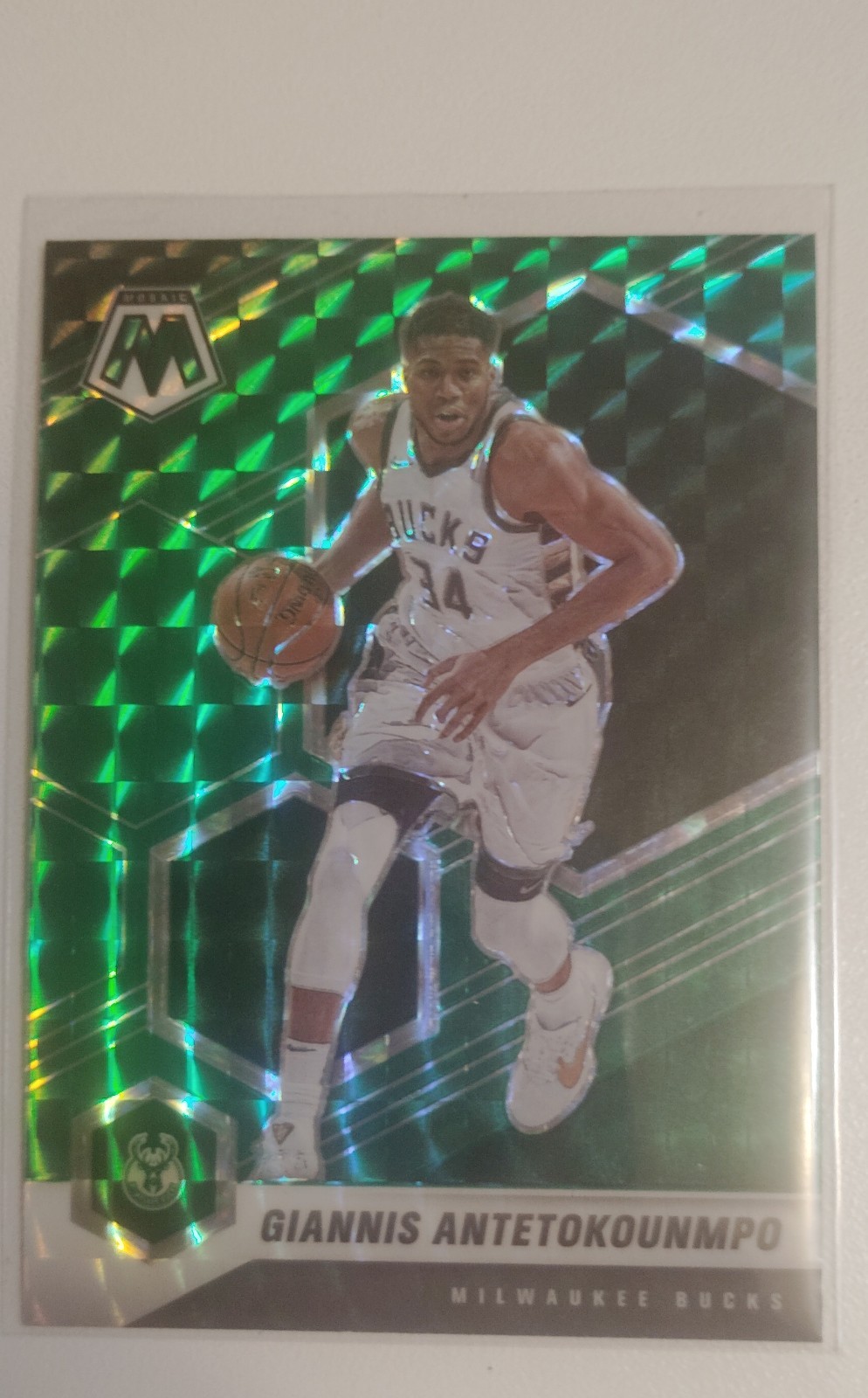 2020-21 Panini Mosaic - Giannis Antetokounmpo #80 Green Mosaic Prizm