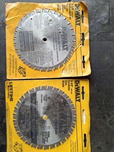 Dewalt 5 3/8" Cordles Carbide Saw Blades 32  teath, & Dewalt 8 1/4" 24 Tooth