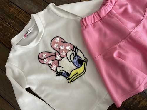 daisy duck bling sweater and pink skirt size 5 outfit - Picture 6 of 11