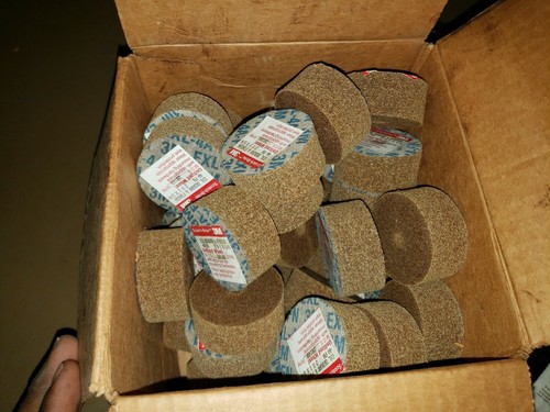 (20) 3M EXL Unitized DEBURRING & FINISHING Wheels, 2" x 1" x 1/4" 4A FINE - Picture 2 of 2