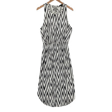 Banana Republic Tank Sheath Dress Womens Small White Black Chevron Sleeveless