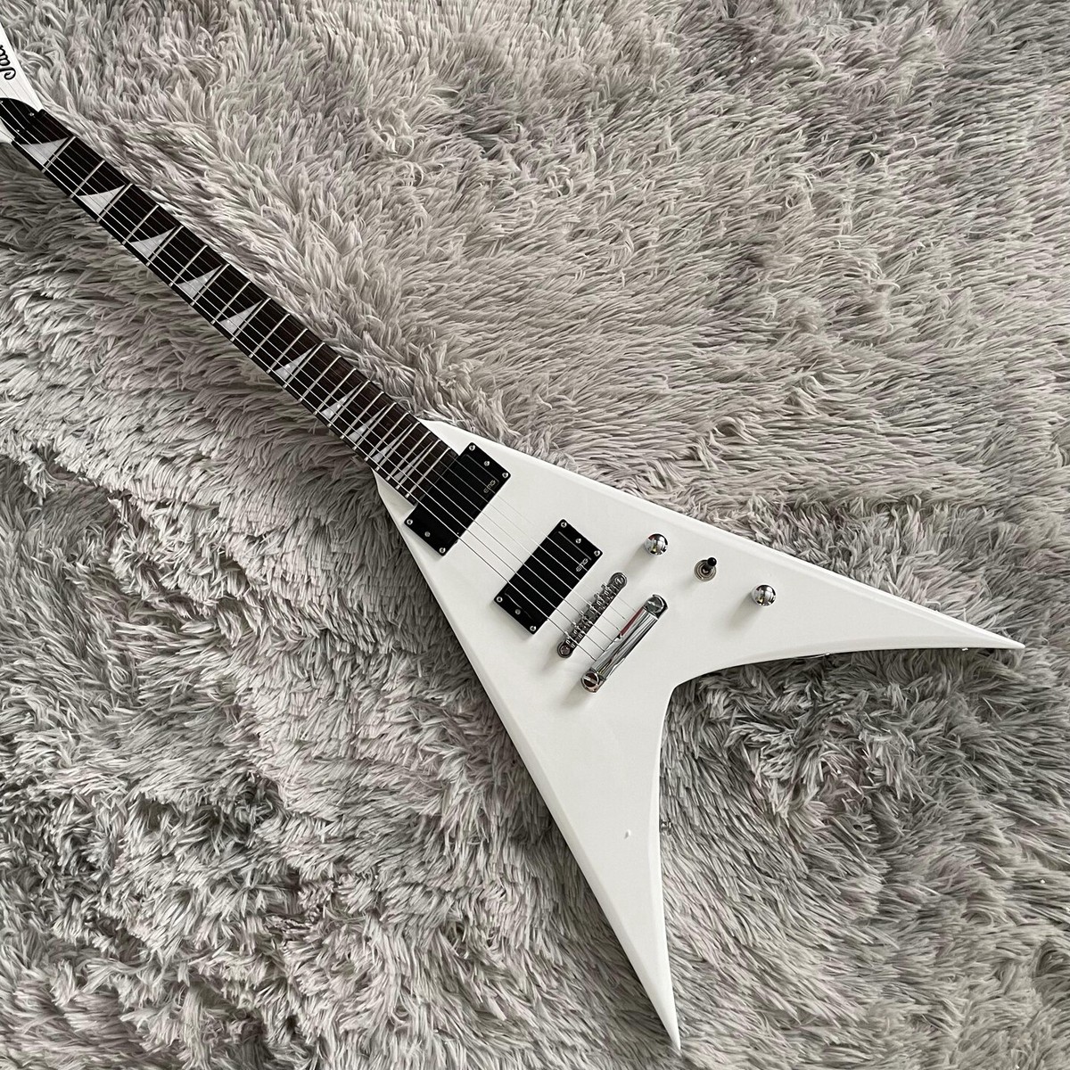 Flavor　flyingV タイプ　エレキギター Flavor flyingV タイプ エレキギター フライングVタイプ