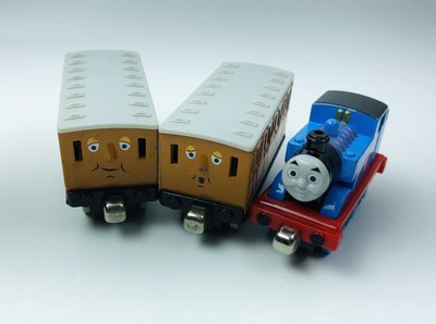 thomas and friends take n play annie and clarabel
