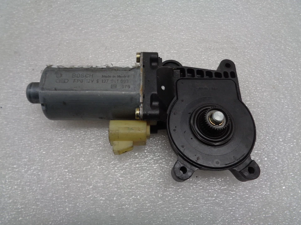 1998-2001 Mercedes ML430 W163 Rear Right Window Regulator Motor OEM KM512237 - Image 3 of 4