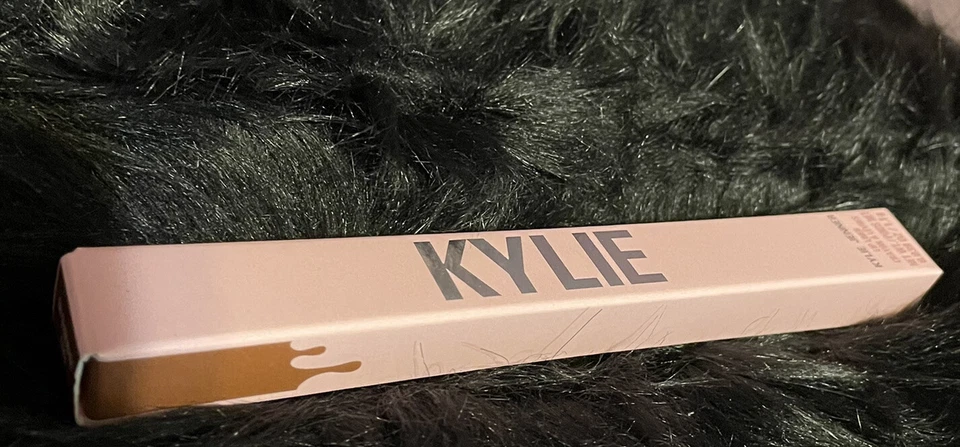 LipLiner Kylie Jenner “Bolso Ho” ¡Nuevo en Caja! Delineador de labios marrón Foto 2 de 4
