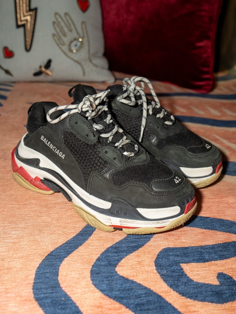 Balenciaga Triple S sneaker in black and red double foam mesh 42