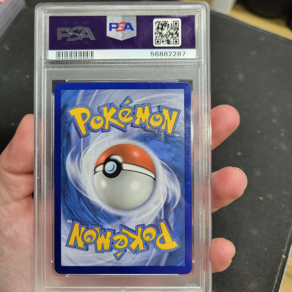 Pokemon 2018 Sun & Moon Lost Thunder #207 Full Art Lugia GX - Image 4 of 4