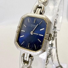 Working condition Seiko ladies' watch, navy dial, bracelet, antique.