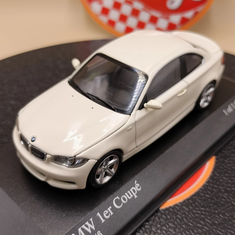 MINICHAMPS 1/43 BMW 1er 1 series Coupe 2007 White E82 E87 120i 135i 431026220 - Image 2 of 4