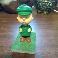 Westland Giftware 20709 Snoopy Peanuts Charlie Brown LINUS Bus Stop Figurine y