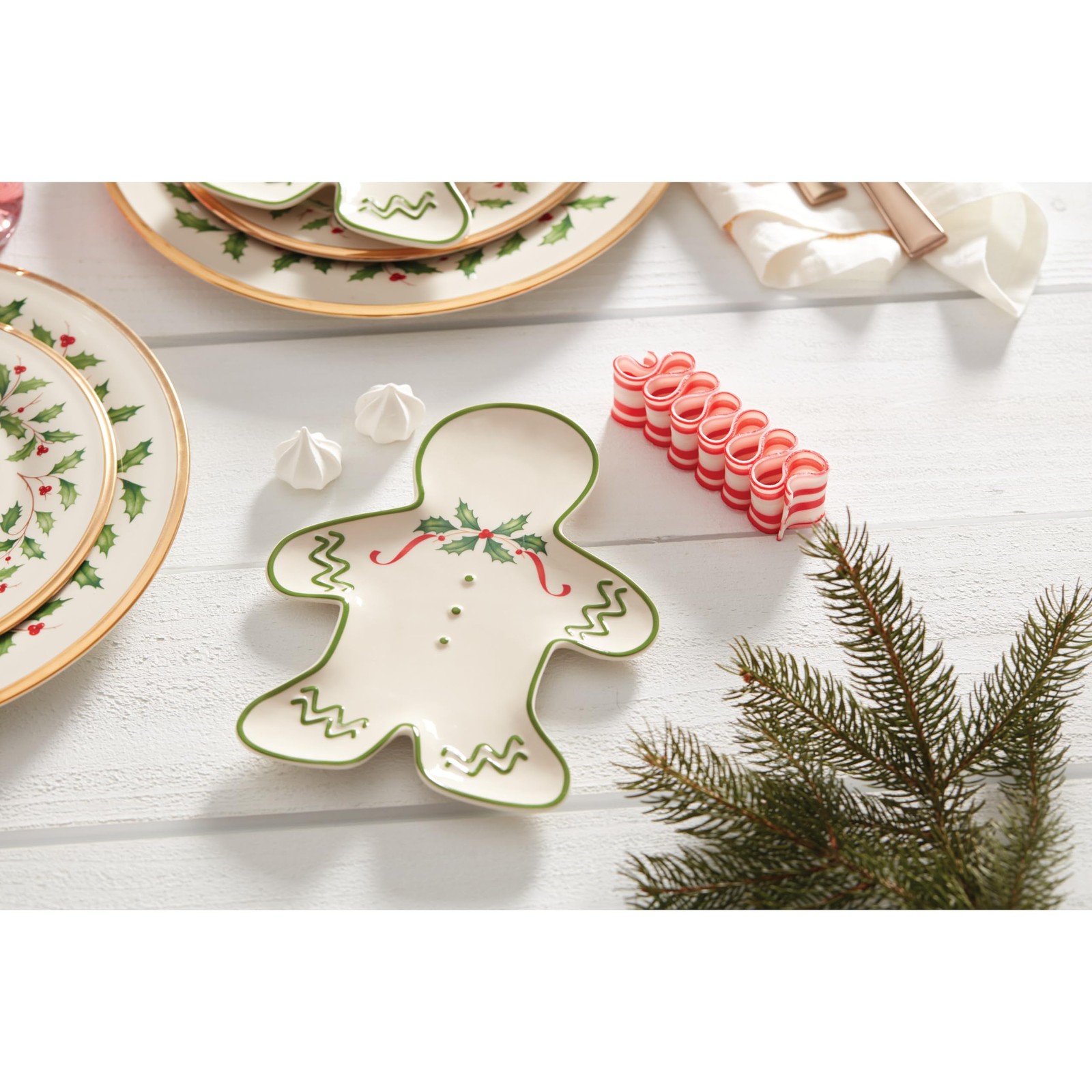 Dinnerware Set, Holiday Gingerbread Man Accent Plate, Service for 1, 8 Inch P...