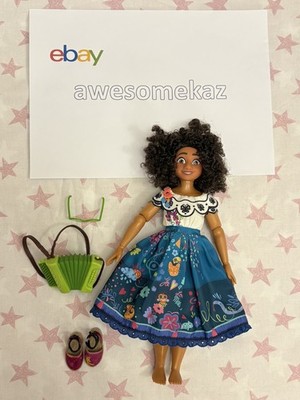 Disney Store Classic Singing Mirabel Madrigal Puppe mit Akkordeon & Brille 
