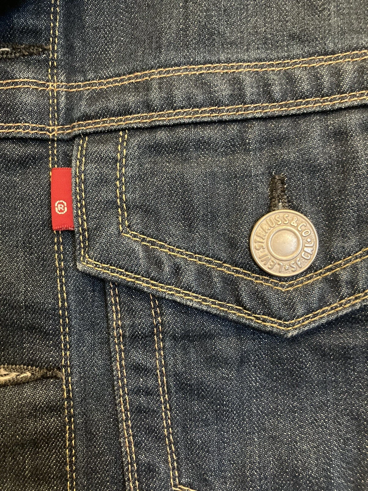 RARE EXCLUSIVE PREMIUM STRETCH DENIM LEVIS TRUCKER JACKET UNAVAILABLE ANYWHERE S - product detail image 3