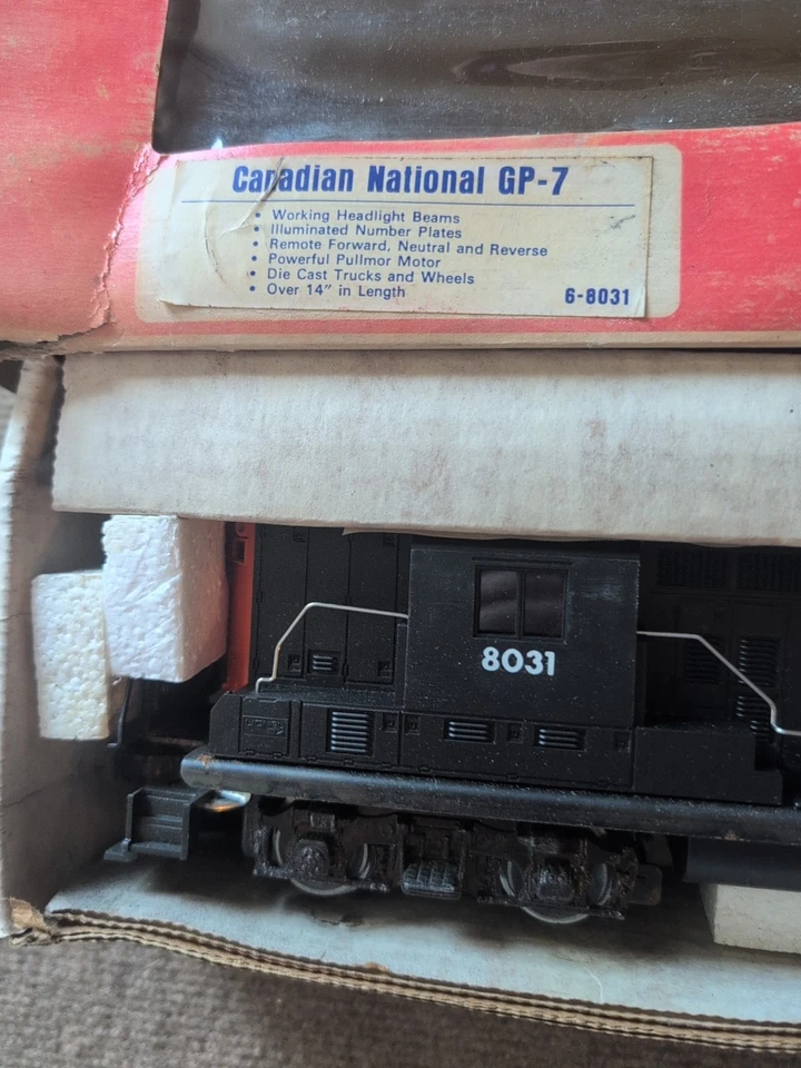 Lionel 6-8031 O Gauge Canadian National GP7 Diesel Locomotive LN/Box - Image 4 of 4