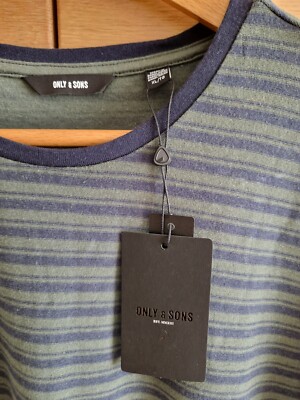 Neu mit Etikett! Herren T-Shirt von Only & Sons, Größe XL, dunkelgrün gestreift