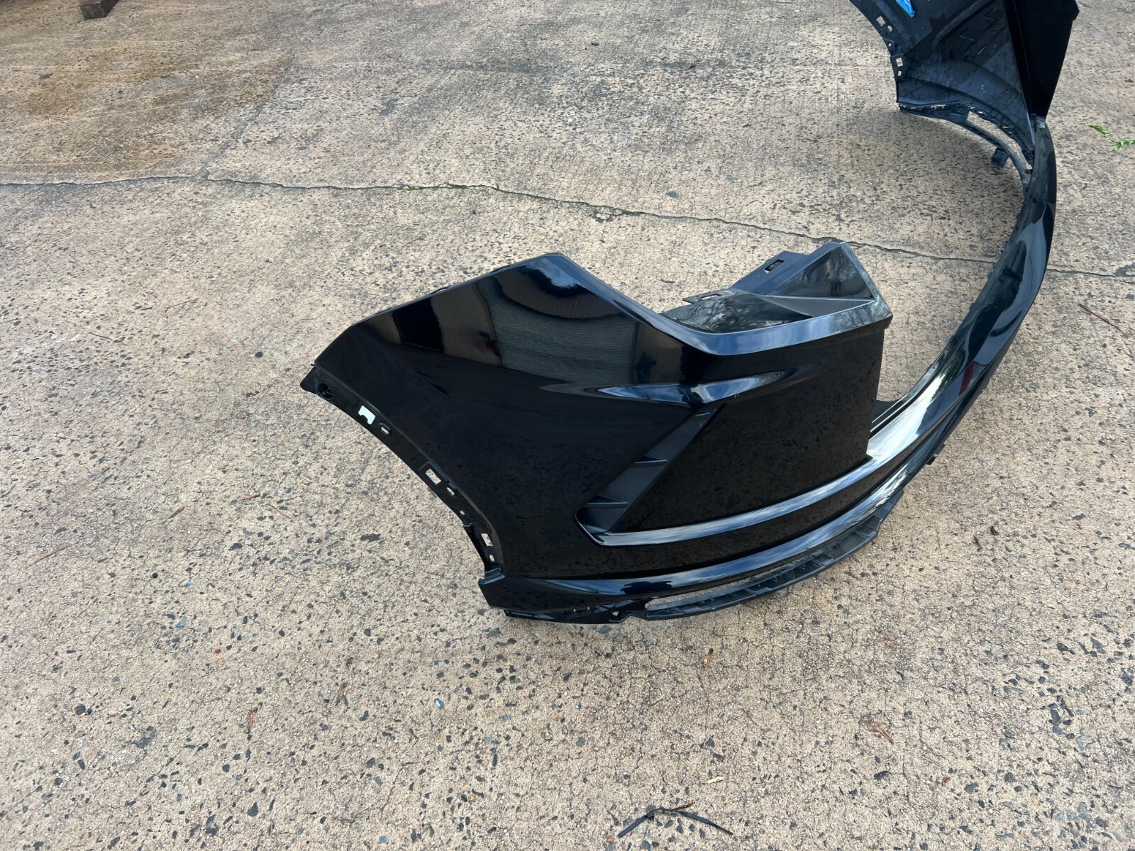 2019 2020 2021 2022 2023 LAMBORGHINI URUS REAR BUMPER OEM BLACK