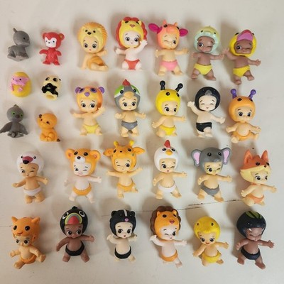 Twozies Moose Toys Lot of 28 Mini Babies Animal Figures & Pets Collectibles