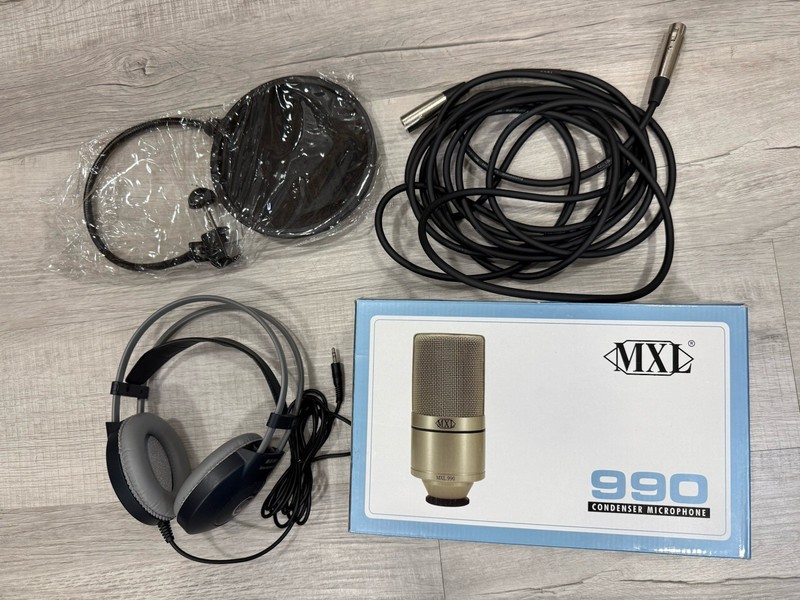 MXL 990 Professional Condenser Microphone Bundle Pop Filter, Cable & Headphones