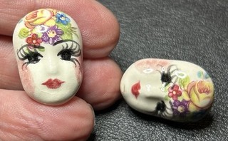 VTG Kathleen H.Thomas Hand Painted Face "New Orleans" Porc Clip Earrings Signed