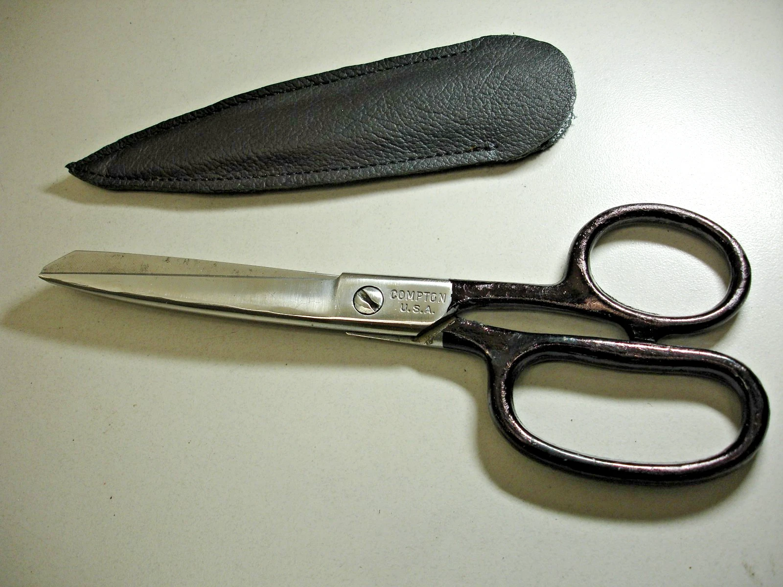 COMPTON USA 7 1/4" MULTI-PURPOSE EVERYDAY UTILITY USE SCISSORS SUPER SHARPENED
Opens in a new window