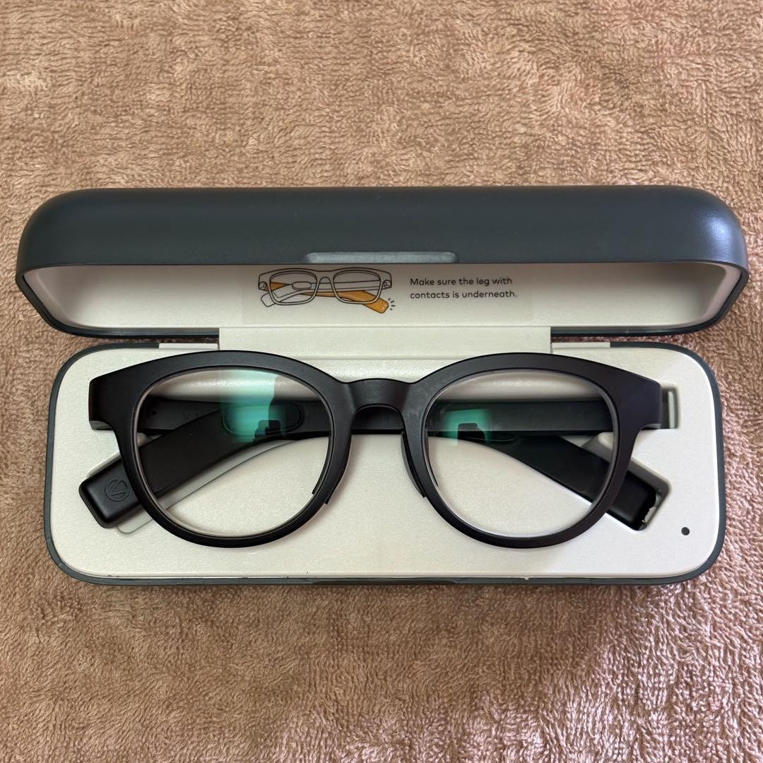 Vue Smart Glasses in Black without USB Cable