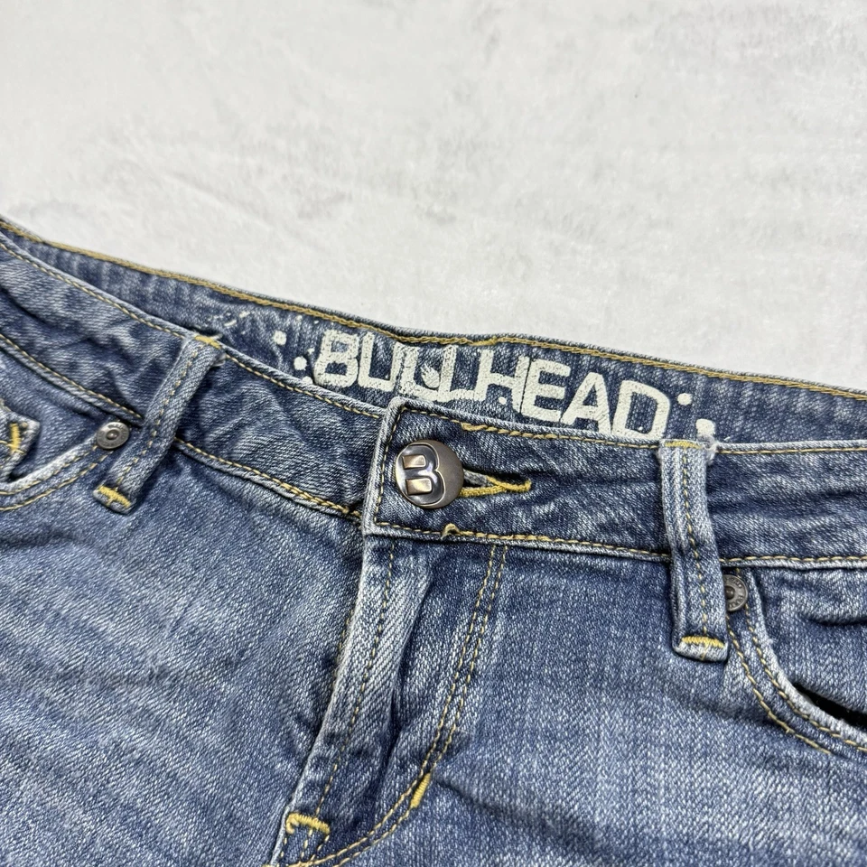 Shorts Bullhead 5 corte jeans franja lavagem média cintura baixa verão Califórnia - Imagem 2 de 4