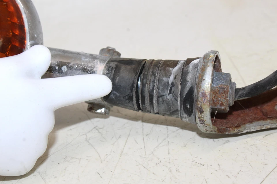 Пара указателей поворота 1986 Yamaha Xj700 Maxim с кронштейном - Изображение 3 из 4