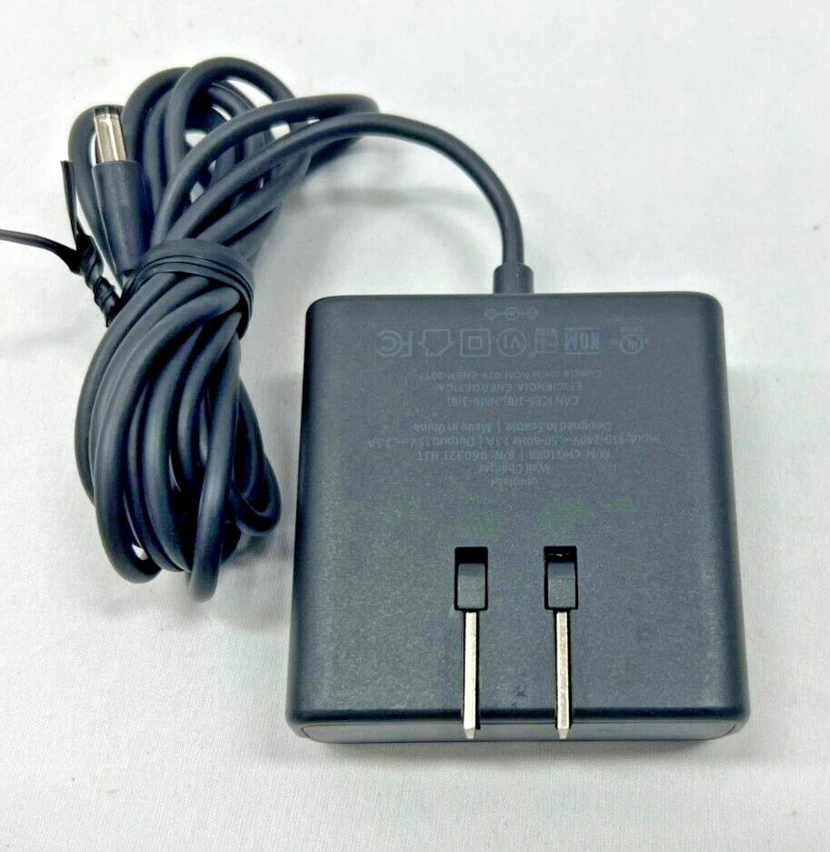 Ubiolabs Wireless Charging Pad for Mobile Phones w/ Additional 20W USB-C Output - Image 4 of 4