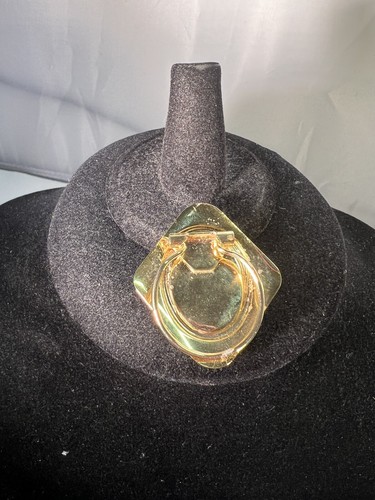 Vtg Gold Tone Diamond Shape Oval Frame Cameo Style Scarf Clip - Picture 3 of 3