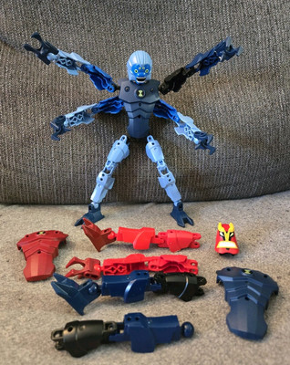 Lego Ben 10 Alien Spider Monkey & Parts Incomplete Set Similar To Bionicle