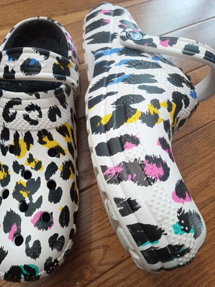 Crocs классический с подкладкой сабо туфли мужской размер 9 женщин 11 белый леопард печать нечеткий - Изображение 3 из 4