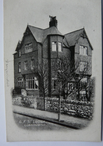 G.F.S. Girls Friendly Society Lodge, Llandudno datiert 1932. Hood & Co. (a24)