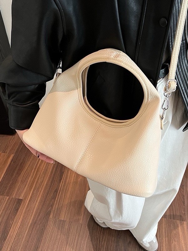Women&rsquo;s Leather Shoulder Bag/Medium Size Crossbody/ Silver Zip/Beige