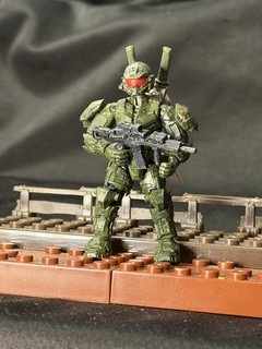 Mega Bloks CONSTRUX Custom Made And Painted. Halo Hayden Green