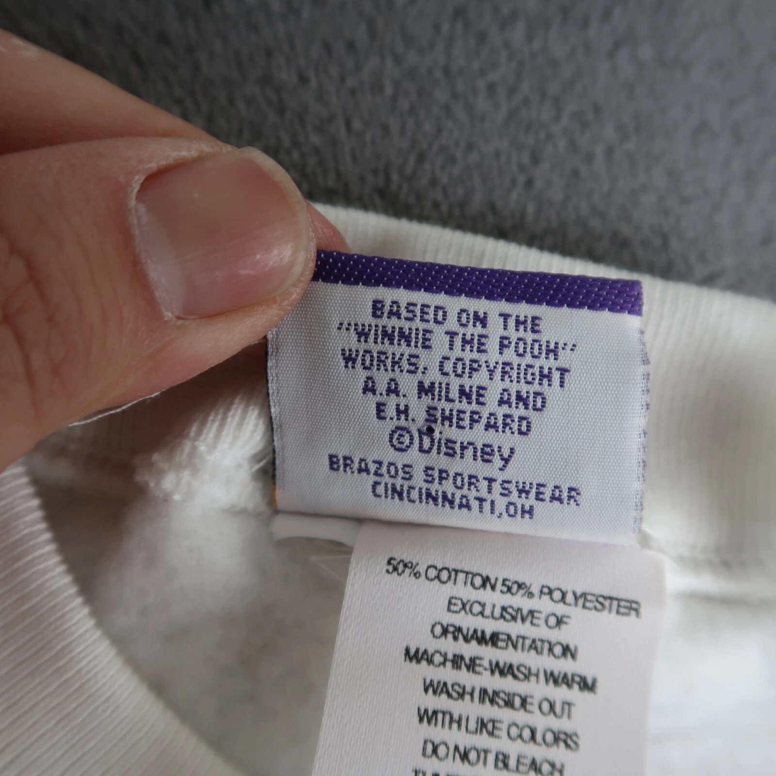 Vintage 90s Pooh Crewneck Sweatshirt Mens XL White Embroidered Made In USA